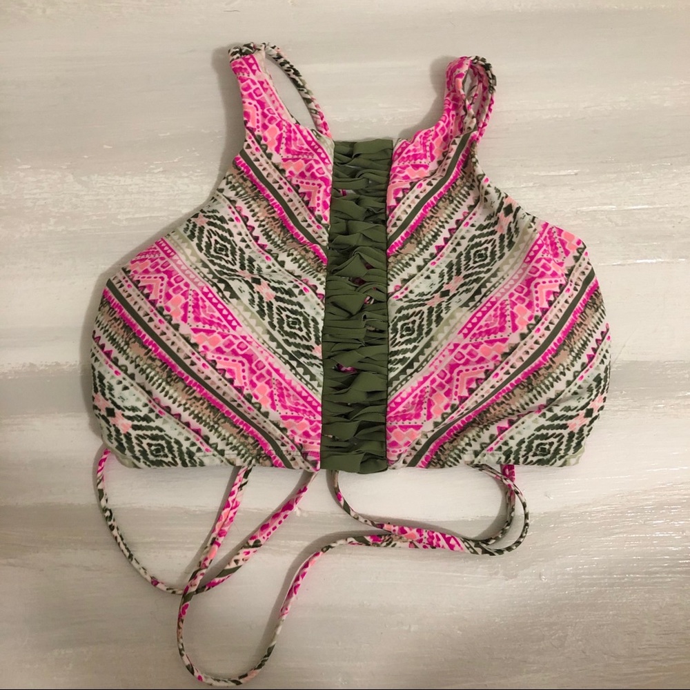 🍭 3/$10 Time & Tru High Neck Swim Top M